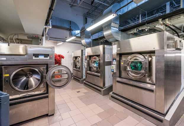 Własne zakłady pralnicze KOMPLEKSOWOŚĆ usługi IMPEL Rental to przede wszystkim kompleksowość oferty od wynajmu odzieży roboczej po jej serwis, w tym pranie.