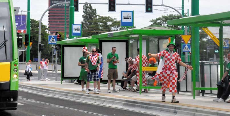 Fot. Michał Dębiec i 300 autobusów. Oznacza to, że w meczowe dni na ulicach pojawiło się dodatkowych 50 tramwajów i 60 autobusów.