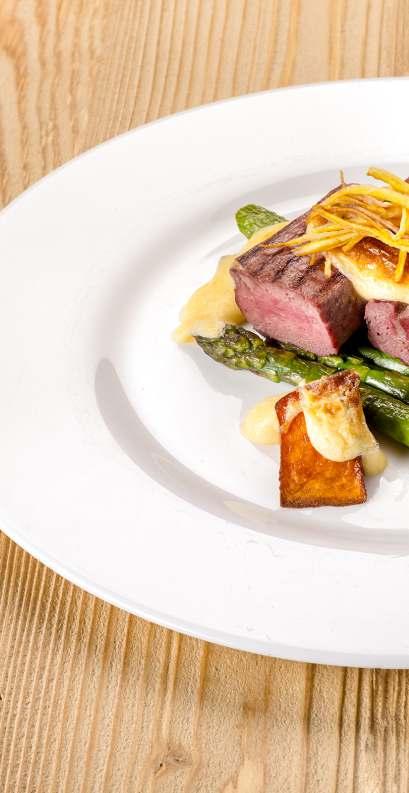 MENU BUFETOWE 110 zł - 1,5 h / 140 zł - 3 h propozycja przy minimum 50 osobach MENU I Potrawka z królika z ryżem Zupa tajska z owocami morza Polędwiczki wieprzowe, sos kurkowy Pieczone udka kacze,