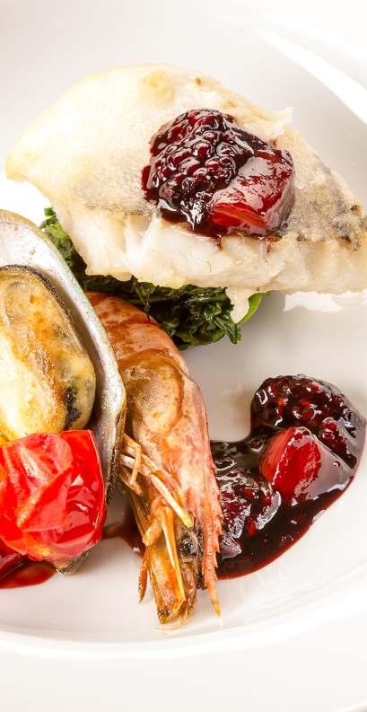 MENU BUFETOWE 70 zł - 1,5 h / 100 zł - 3 h propozycja przy minimum 50 osobach MENU I Kwaśnica Krem z brokuł z groszkiem ptysiowym Żeberka pieczone w aromacie limonki Filet z kurczaka zapiekany z