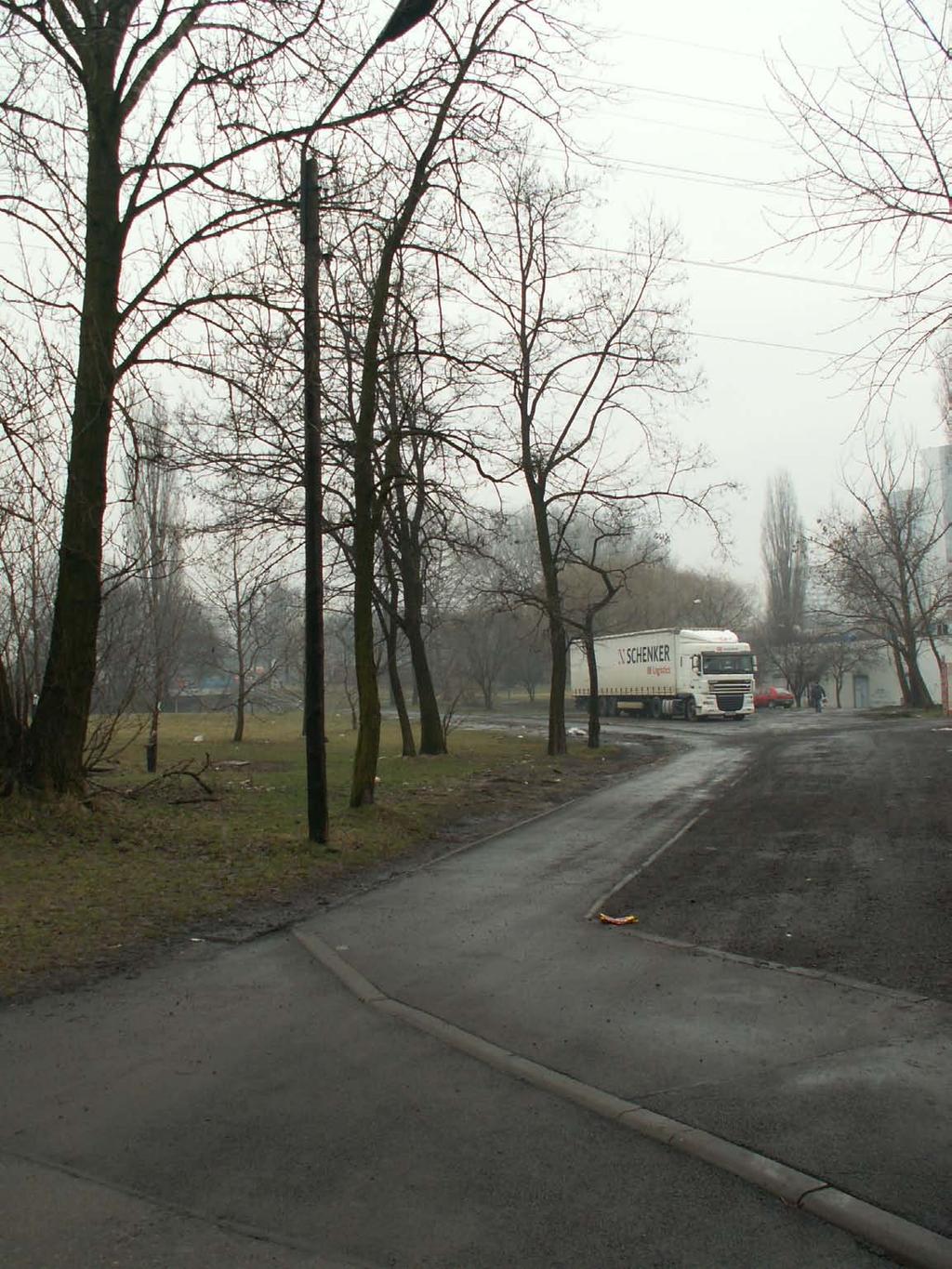 jezdnię. 13 Zgodnie z zasadami tworzenia tras rowerowych każda trasa musi zachować ciągłość.