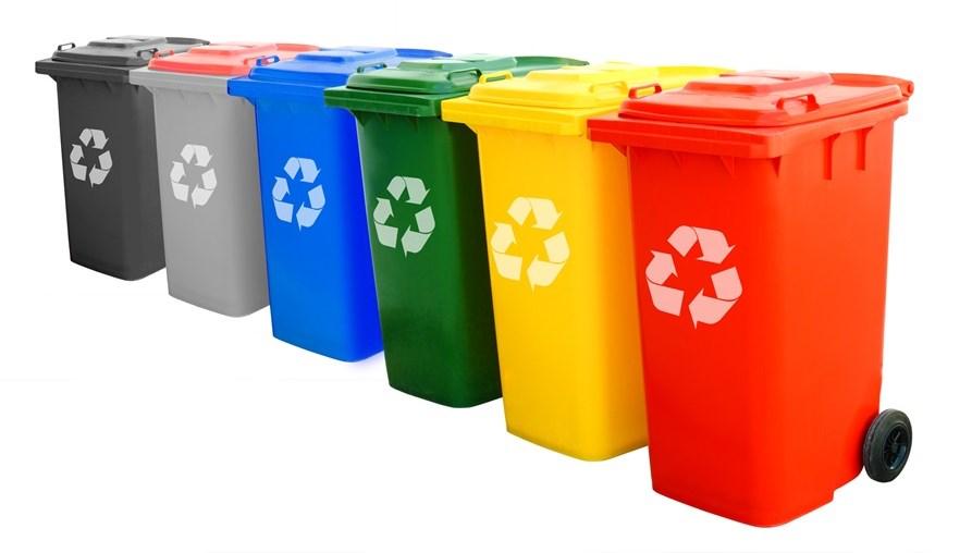 Selektywne zbieranie odpadów Selektywne zbieranie odpadów rozumie się przez to zbieranie, w ramach którego dany strumień odpadów, w celu ułatwienia