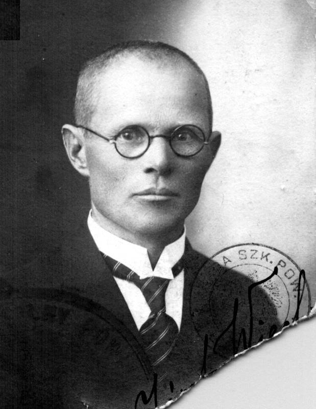 Galeria zdjęć archiwalnych Józef Wiech - pierwszy nauczyciel i kierownik