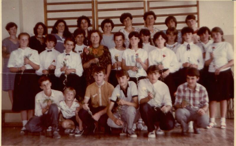 Wycieczka do Warszawy w 1985 roku Uczniowie klasy VIII