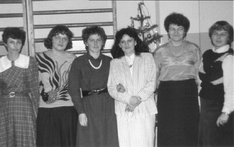 Grono Pedagogiczne pod choinką (od lewej: Maria Hawro, Małgorzata Dąbek, Lucyna Paluch, Lucyna