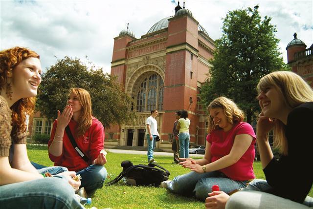 Najbardziej znane to: Changing Places: A Tale of Two Campuses (1975) / Zamiana, Small