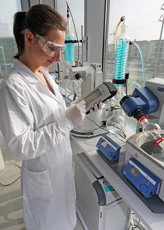 Selvita angażuje się w część chemiczno-informatyczną projektów i w tym celu posiada: laboratoriami syntezy chemicznej laboratorium