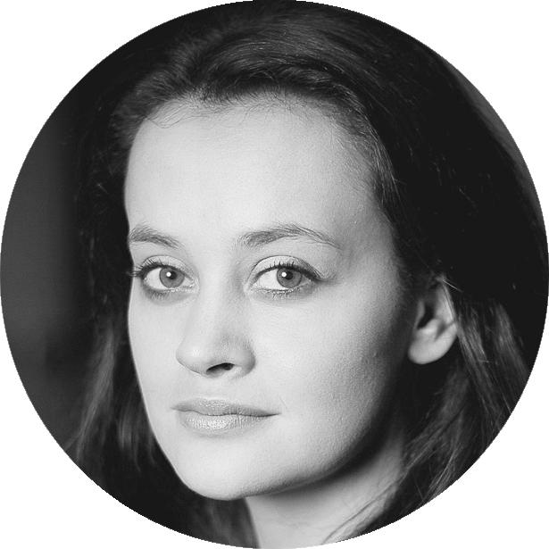 Komentarze ekspertów 09 JUSTYNA BAKALARSKA ekspert z redakcji Brief oraz wykładowczyni na Colegium Civitas Wesołych Świąt tak najpewniej brzmiał pierwszy wysłany SMS.