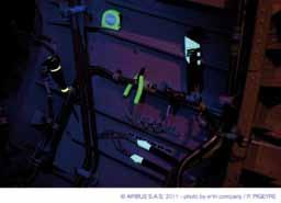 Wkrętaki Wkrętaki PROTWIST fluorescencyjne WKRĘTKI PROTWIST FUORESCENCYJNE ROZWIĄZNIE D MIEJSC CIEMNYCH UB ZCIENIONYCH BEZPIECZEŃSTWO Zapobieganie zagubieniu lub zapomnieniu narzęzi.