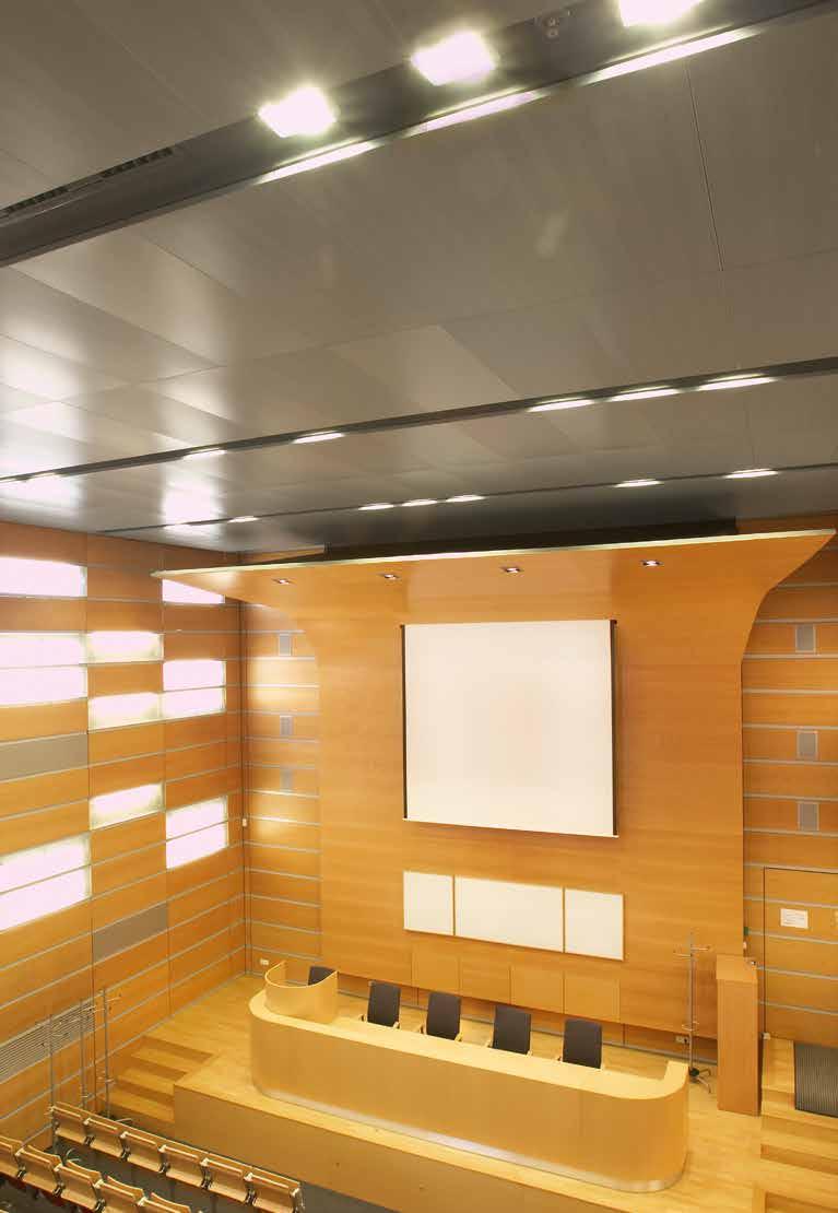 SYSTEM R-H 215 PANELE PROSTOKĄTNE / PLANKS :::: 32 OPIS System System sufitów Armstrong R-H 215, rozwiązanie typu Hook-On z ukrytym rusztem, opcją uchylną Power Swing, wysokość systemu min. 100mm.