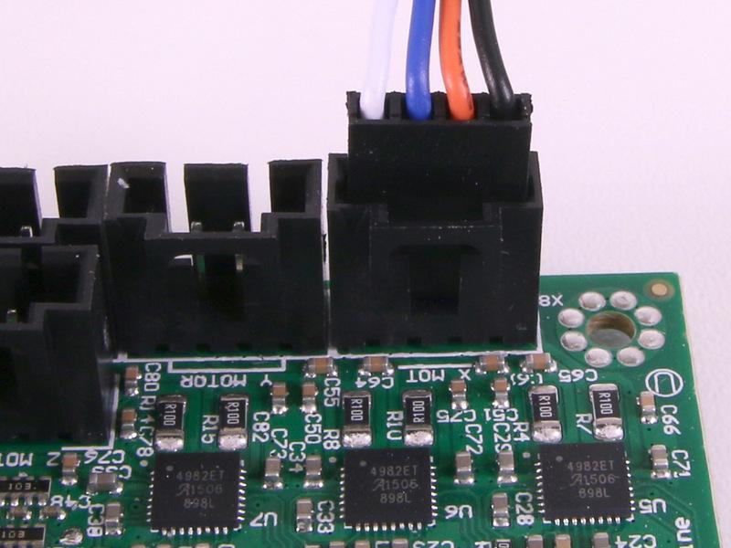 Step 8 Podłączenie elektroniki (1) Czujnik krańcowy osi X Czujnik krańcowy osi Y Czujnik krańcowy osi Z Silnik osi X Silnik osi Y Silnik osi Z (kolejność poszczególnych silników nie jest istotna)