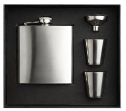 metalowa piersiówka o pojemności 200ml z 2