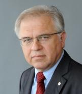 LOTOS Raport Roczny 20 / Ład korporacyjny / Zarząd / Skład Zarządu Skład Zarządu W skład Zarządu Grupy LOTOS VII kadencji wchodzą 4 osoby.