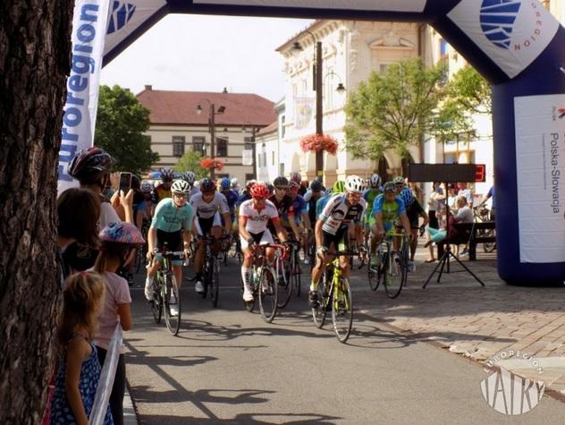 ramach Programu Współpracy Transgranicznej Interreg V-A PolskaSłowacja 2014-2020. Wyścig w ramach III etapu Euroregion Tatry Tour. Fot.