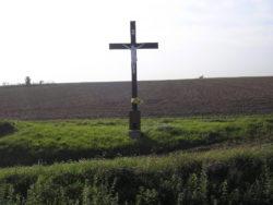 https://www. Stare cmentarzyska nie zawsze oznaczone są symbolem krzyża (fot.
