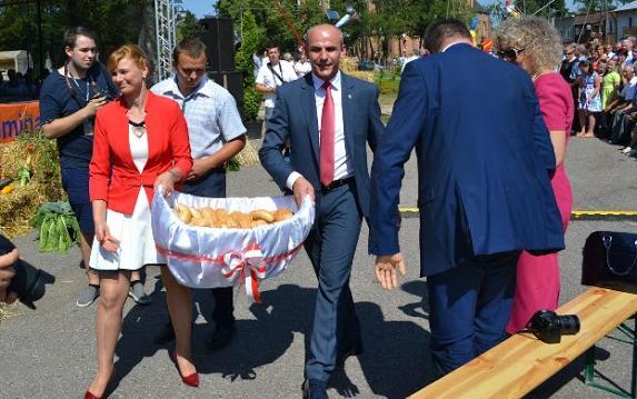 Poseł na Sejm RP- p. Grzegorz Woźniak, Senator- p. Maria Koc, Członek Zarządu woj.