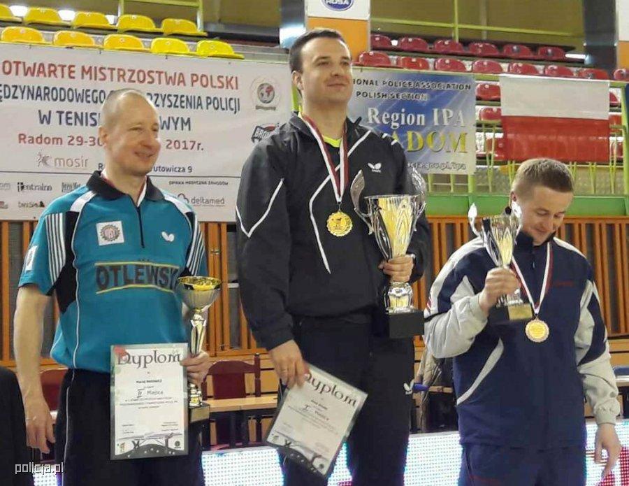 Artur Kowal najlepszy Czołowy zawodnik ULKS Barcin, grający trener, kolejny raz spisał się na medal. fot. http://www.policja.pl/dokumenty/zalaczniki/1/1-239350.