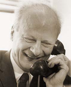 6 FOTON 95, Zima 2006 Energia gwiazd Hans Bethe Lucjan Jarczyk Instytut Fizyki UJ Hans Bethe Setna rocznica urodzin Bethego jest bardzo dobrą okazją, by przybliżyć postać wielkiego fizyka, ostatniego