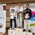 przegrała z zawodniczką z Hwarang Września i zdobyła brązowy medal w kategorii -33 kg kadetek.