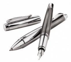 PRODUKTU: aluminiowy wskaźnik laserowy w opakowaniu aluminiowym (etui), chowanym do opakowania kartonowego Wymiary wskaźnika szer.