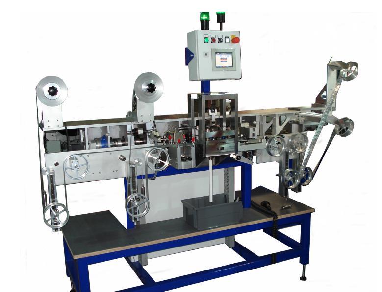 Maszyna do produkcji laminatu obudowa superkondensatora Odbiorca maszyny : producent komponentów elektronicznych Maszyna wytwarza obudowę górną i dolną superkondensatora z taśmy z laminaty