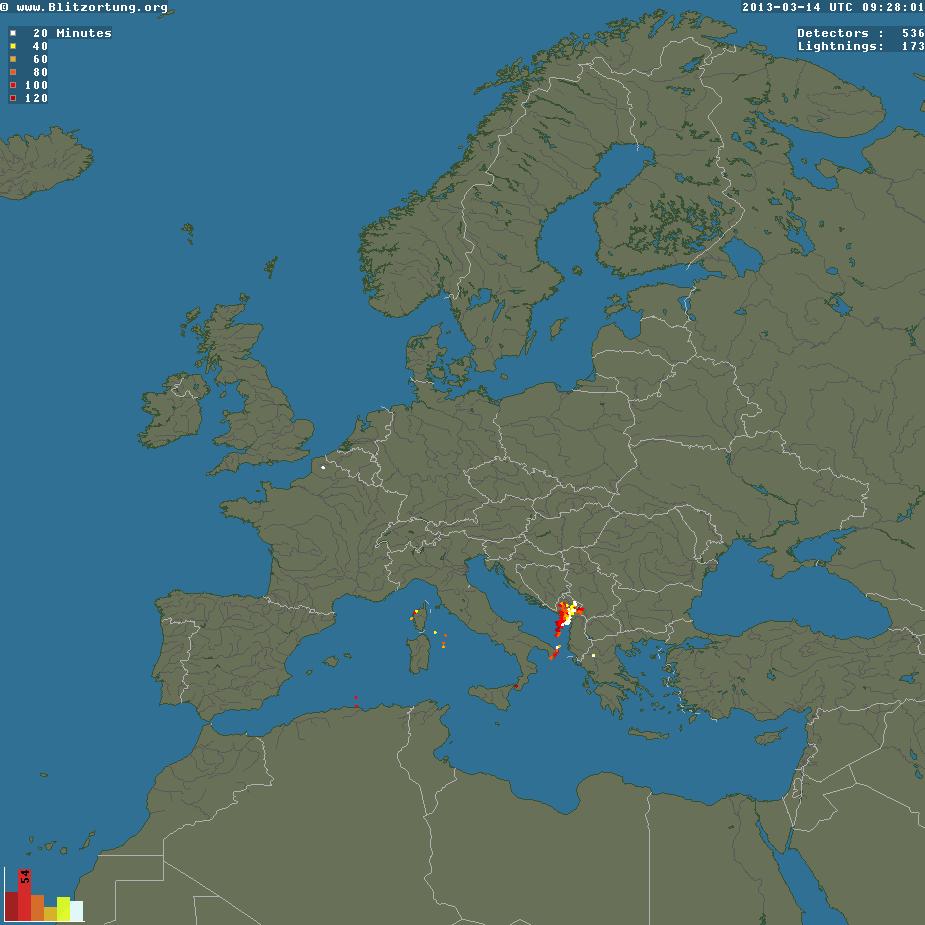 Mapy w internecie Blitzortung Rys. 6.34. Burzowa mapa Europy wyświetlana w witrynie www.blitzortung.org [BLOR]. Przykład z dn. 14 III 2013 r.