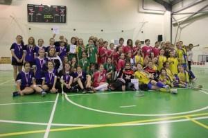 Srebrne dziewczęta [dropcap] [/dropcap]w ostatni piątek w hali sportowej Szkoły Podstawowej nr 175 na Ochocie odbyły się miejskie finały Warszawskiej Olimpiady Młodzieży w unihokeju dziewcząt ze