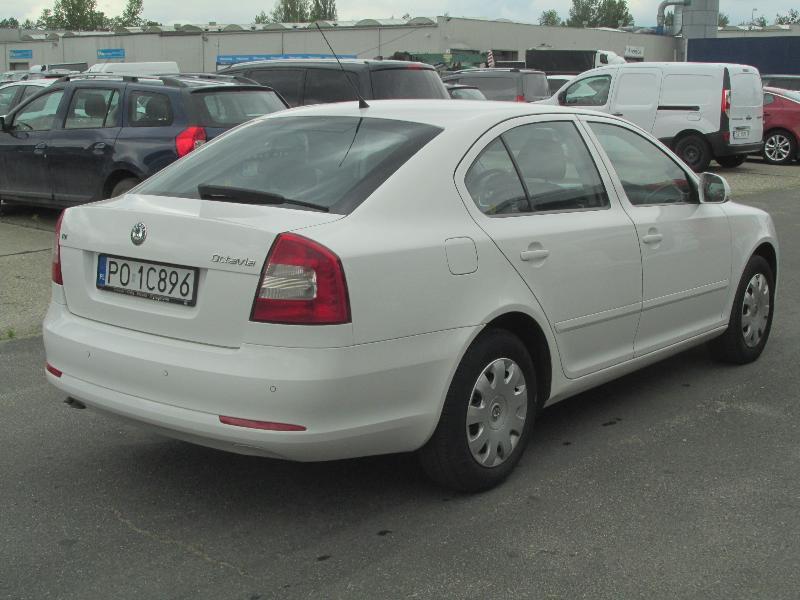 (*) Marka: SKODA Wersja: