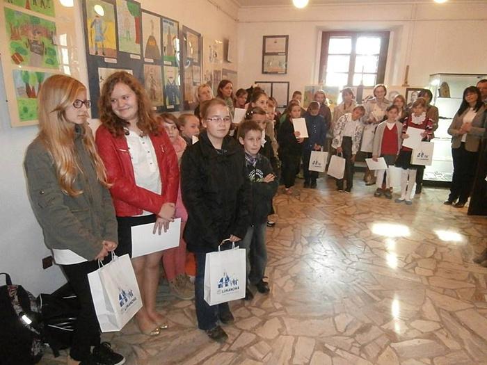 Wiadomości Wtorek, 29 października 2013 Wernisaż wystawy: Udział Ziemi Limanowskiej w powstaniu styczniowym Wizyta tak wielu młodych ludzi to nie przypadek, bowiem związana ona była z wernisażem