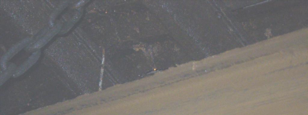 TRANSPORT I ODSTAWA Rys. 11. Widok pokrytego mazią środnika szyny przed i po przejeździe urządzenia MUC-1 [5] 5.