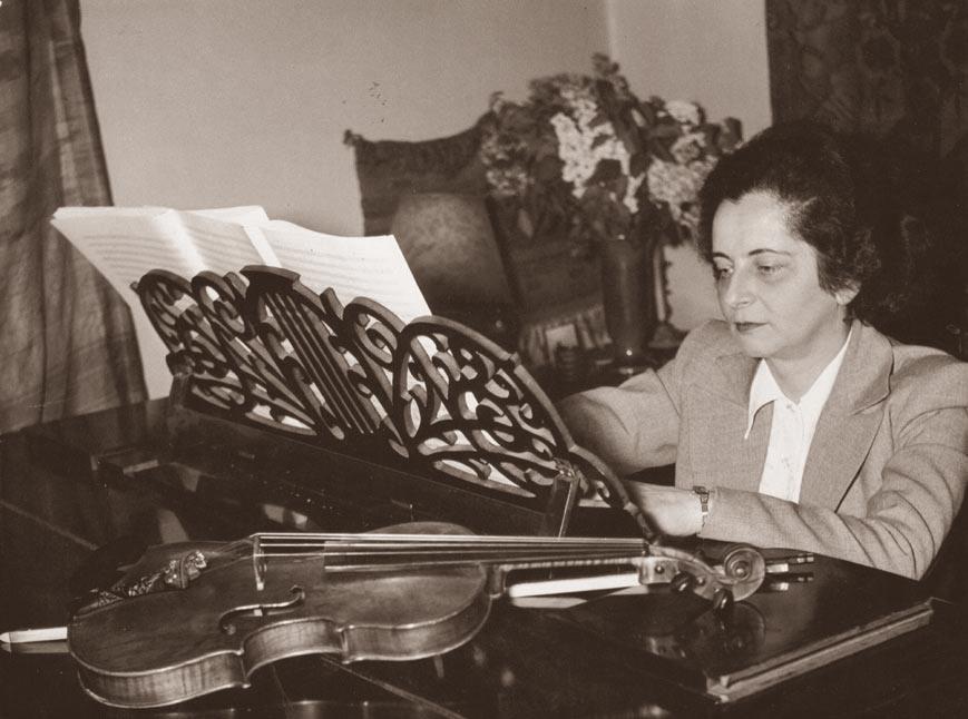 After gaining two diplomas from this institution she travelled to Paris to study composition with Nadia Boulanger. She also took private violin lessons there from André Tourret and later Carl Flesch.