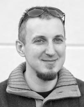 TOMASZ KRÓL Urodzony w Przemyślu, gdzie ukończył Liceum Ogólnokształcące o Profilu Plastycznym.