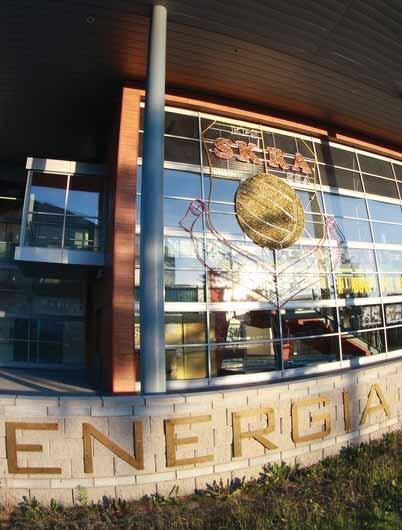 PGE Skra Bełchatów Od 2007 r. miłośnicy sportu mogą oglądać różne imprezy sportowe w nowej hali widowiskowo-sportowej Energia im. Edwarda Najgebauera w Bełchatowie (2,7 tys. miejsc siedzących).
