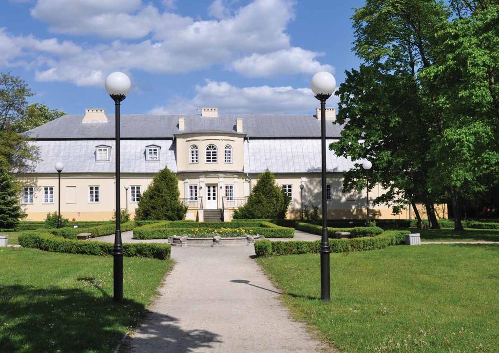 Muzeum Regionalne ul. Rodziny Hellwigów 11 97-400 Bełchatów tel. 44 633 11 33 www.muzeum-belchatow.pl Godziny otwarcia: wtorek piątek: 9.00-18.00 sobota niedziela: 11.00-18.00 The Regional Museum ul.