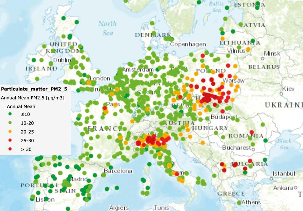 Rys. 1. Średnie roczne stężenia emisji pyłów PM 2.5 w 2013 roku w UE Źródło: EEA 2017 Fig. 1. Average annual concentrations of PM 2.5 dust emissions in 2013 in the EU PM 10 oraz PM 2.
