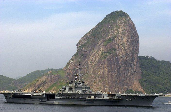 São Paulo (Brazylia) Jedyny lotniskowiec Marynarki Wojennej Brazylii pierwotnie należał do Marynarki Wojennej Francji pod nazwą Foch i został zwodowany w 1960 roku.