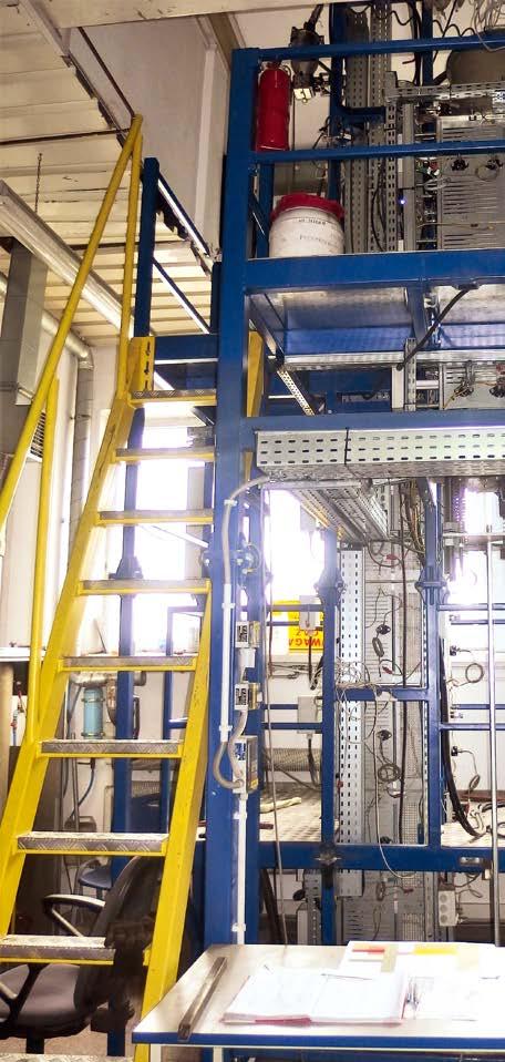 prace koncepcyjne nad nowymi rozwiązaniami technicznymi układów sterowania, opracowywanie opinii i ekspertyz w zakresie nowych systemów kontrolno-pomiarowych, wykonywanie pomiarów elektrycznych i