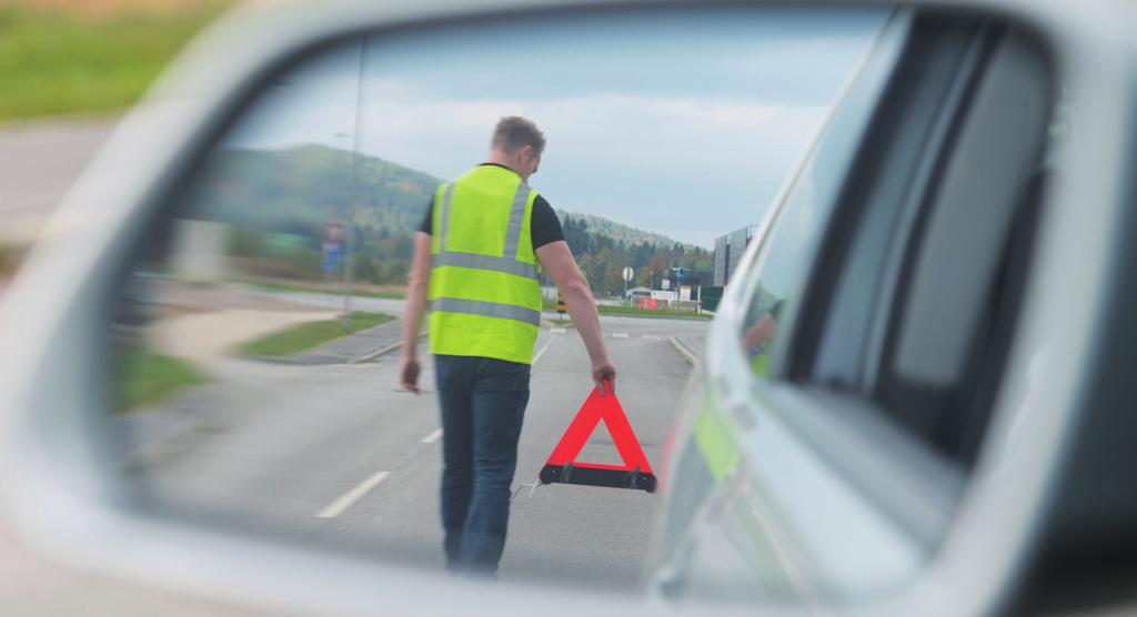 Świecąc odbitym światłem taśmy odblaskowe Coats Signal pomagają zwiększyć widoczność w nocy oraz w