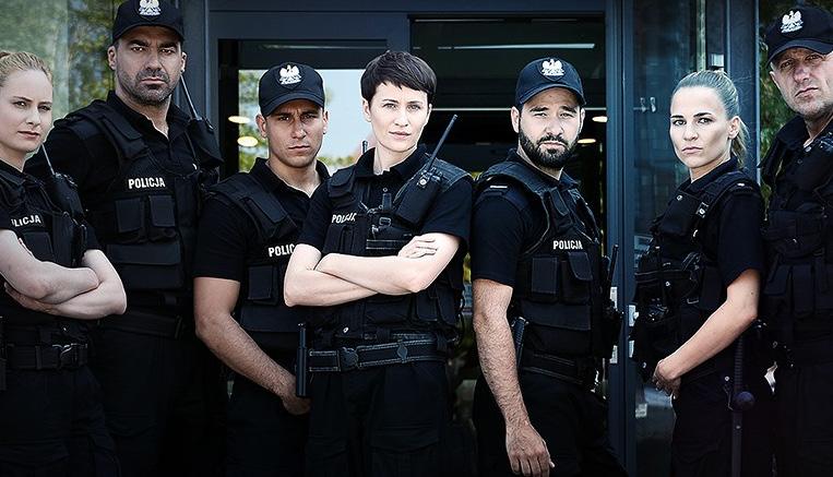 Policjantki i Policjanci Siódmy już sezon serialu obyczajowego Czwórki, który stał się niekwestionowanym hitem, z roku na rok zjednując sobie coraz większe grono fanów i bijąc kolejne rekordy