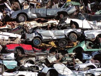 Zastosowania Dla Produktów 10 Recykling pojazdów Dzięki niskiemu ciężarowi i specjalnej budowie ostrzy, nożyce przenośne fi rmy Holmatro stanowią idealne narzędzie dla recyklingu pojazdów.