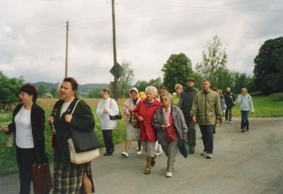 VIII Dzień Wspólnoty AM w Krzeszowie 19 czerwca 2004 roku AM z Mirska,