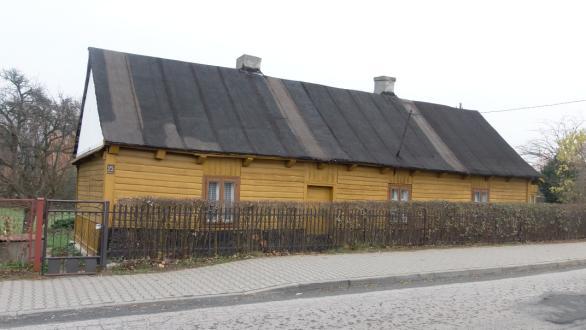 Zabytkiem ruchomym jest rzecz ruchoma, jej część lub zespół rzeczy ruchomych, będące dziełem człowieka lub związane z jego działalnością i stanowiące świadectwo minionej epoki bądź