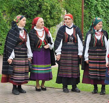 1.Zespół Gotardowie 2. Zespół Strykowice ( zdj. udostępnione przez MDK w Zwoleniu) ( zdj.