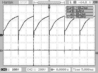 6000rpm, 4,8 V Na powyższych rysunkach widać wyraźnie wpływ prędkości obrotowej na napięcie, do którego przetwornica podnosząca napięcie jest w stanie naładować kondensator.
