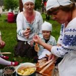 wśród widzów ataki niepowstrzymanego śmiechu.