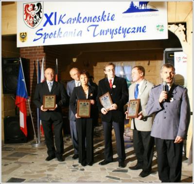 27.09.2008 - Rajd na raty za granicą - wyjazd na zamek Bezděz i do pałacu w Sychrovie. 01.10.2008 podpisanie umowy z firma Arkos na wykonanie dokumentacji rewaloryzacji schroniska na Chojniku. 03.10.2008 w Karpaczu odbyło się spotkanie zastępcy Burmistrza Ryszarda Rzepczyńskiego z wiceprezesem Oddziału A.