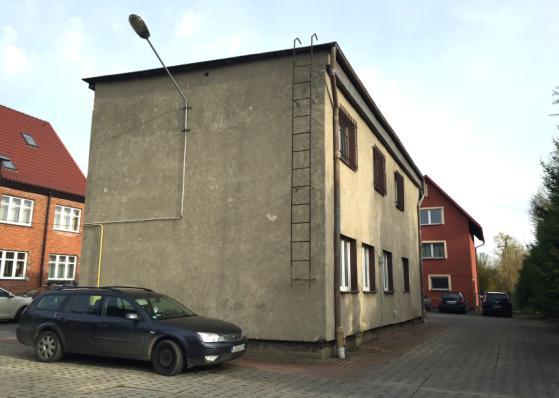 Opis techniczny podstawowych elementów budynku Budynek został zbudowany w latach 70. XX wieku, jako budynek murowany na planie prostokąta o wymiarach 14,36 m x 6,9 m.