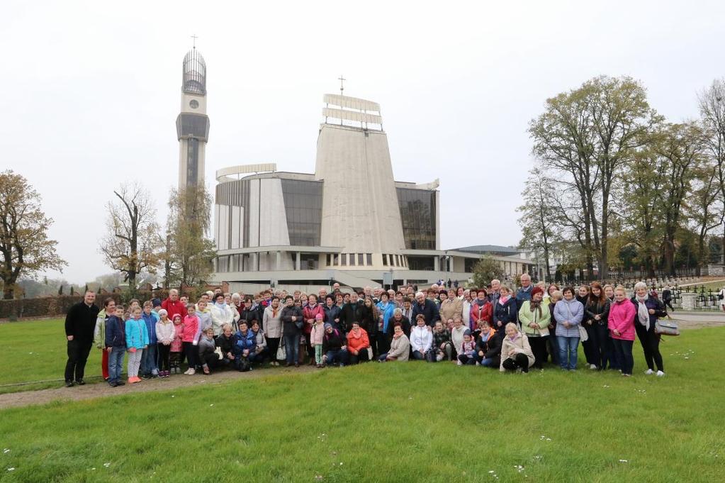 Jubileuszowa Pielgrzymka do Krakowa W jubileuszowym roku św. brata Alberta w dniu 21 października odbyła się z naszej parafii pielgrzymka do Krakowa do Sanktuarium poświęconego jego imieniu.