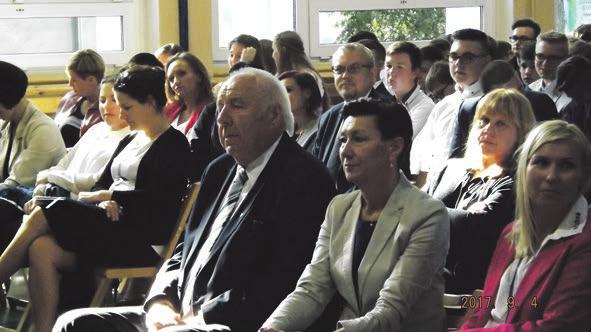.. - mówi dyrektor Beata Czempiel Czwartego września, a nie pierwszego, rozpoczął się w całej Polsce rok szkolny 2017/2018.