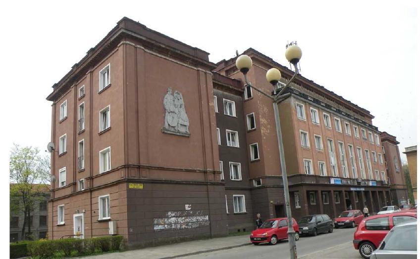 REWITALIZACJA OSIEDLA A Obecnie Miejski Zarz d Budynków Mieszkalnych w Tychach prowadzi dzia ania inwestycyjne na osiedlu A, które cznie z inwestycjami prowadzonymi przez Miejski Zarz d Ulic i Mostów